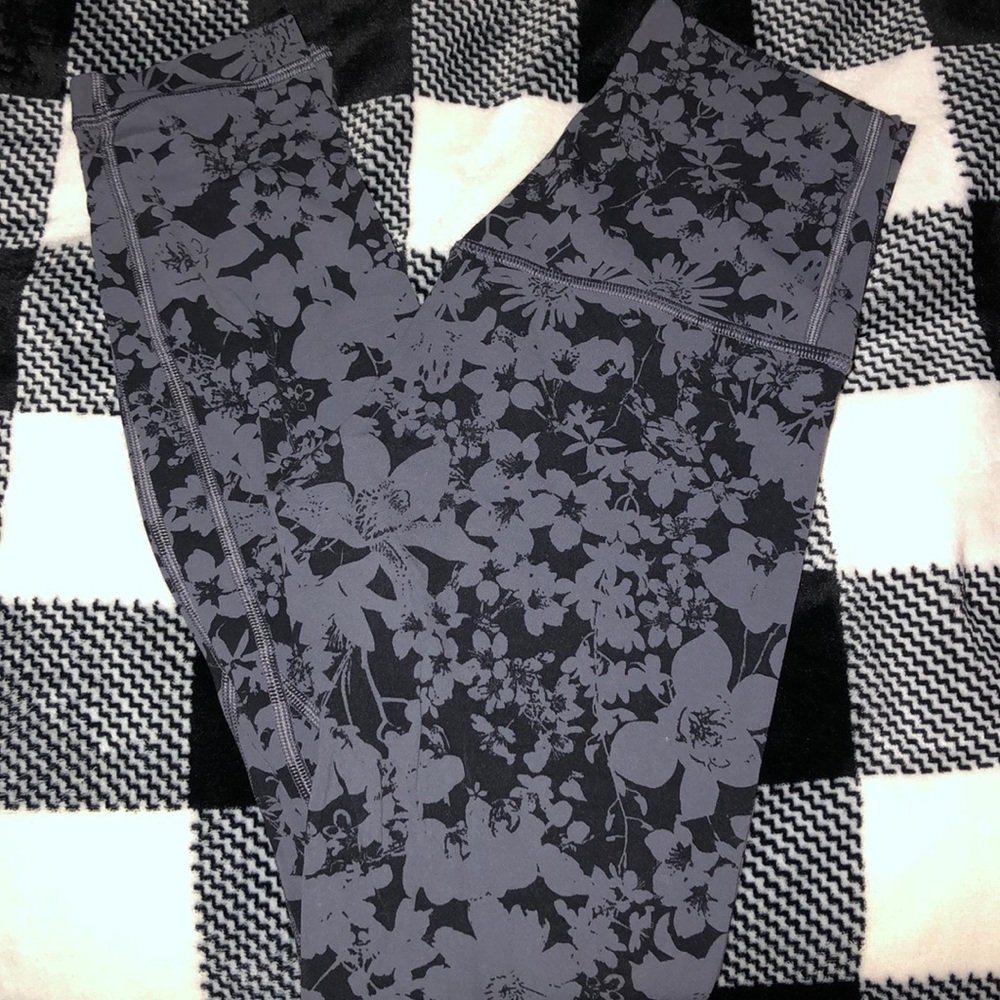 25” lululemon align leggings